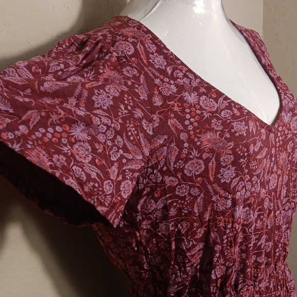 NWT. Lucky Brand Maroon Floral V-Neck Blouse - Picture 4 of 9